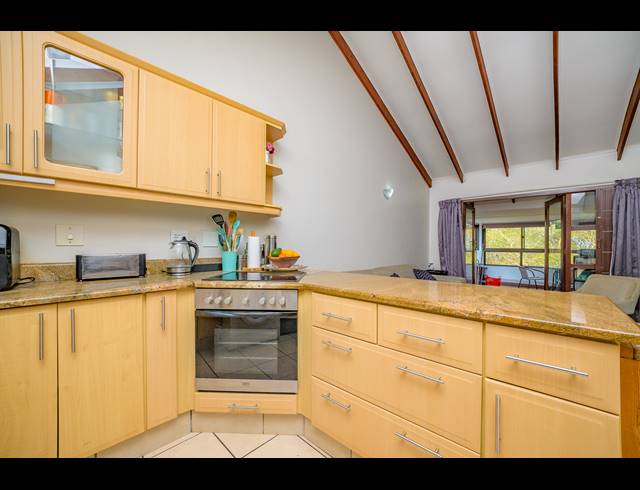 3 BEDROOM SIMPLEX FOR SALE IN COWIES HILL